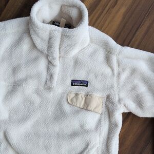Patagonia Cream White Fleece Pullover with Beige Pocket Accent